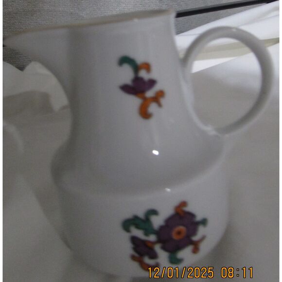Vintage 1970's GDR coffee tea creamer Henneberg porcelain gold trim floral - Picture 4 of 6